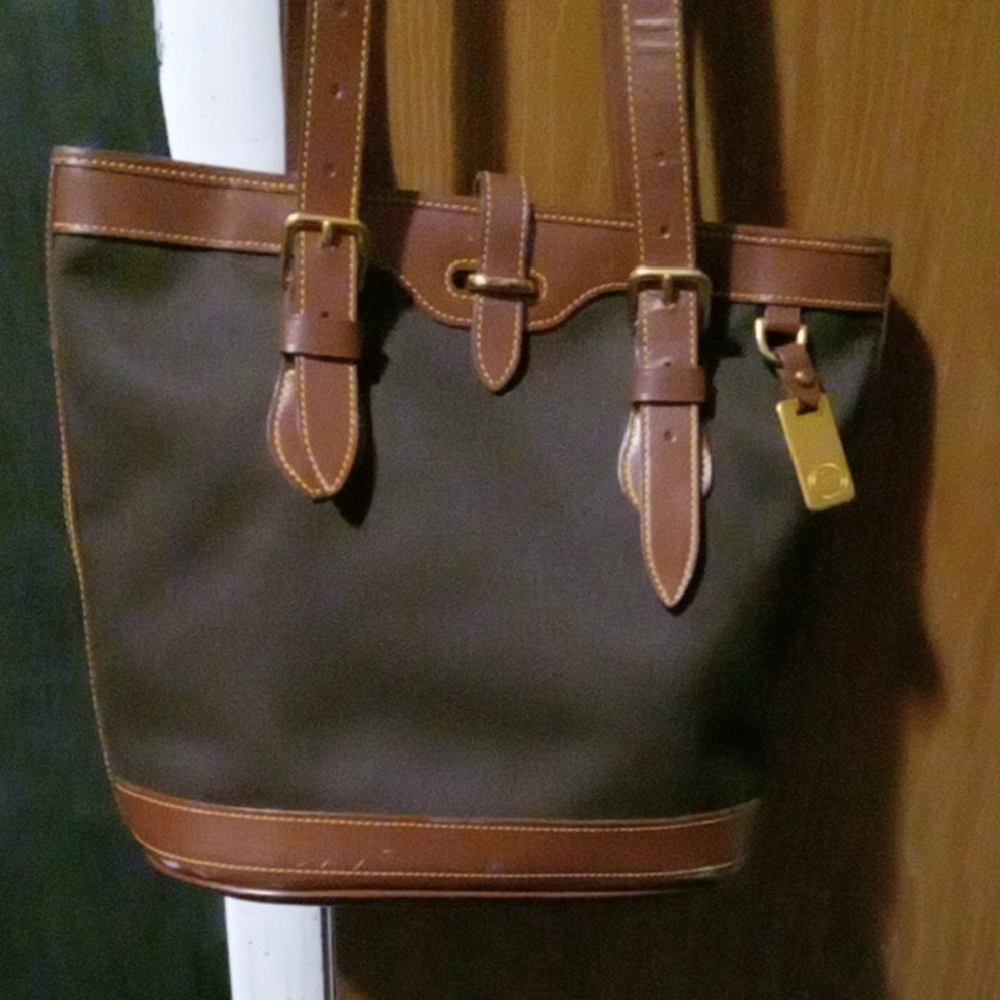 Dooney And Bourke Bucket Purse